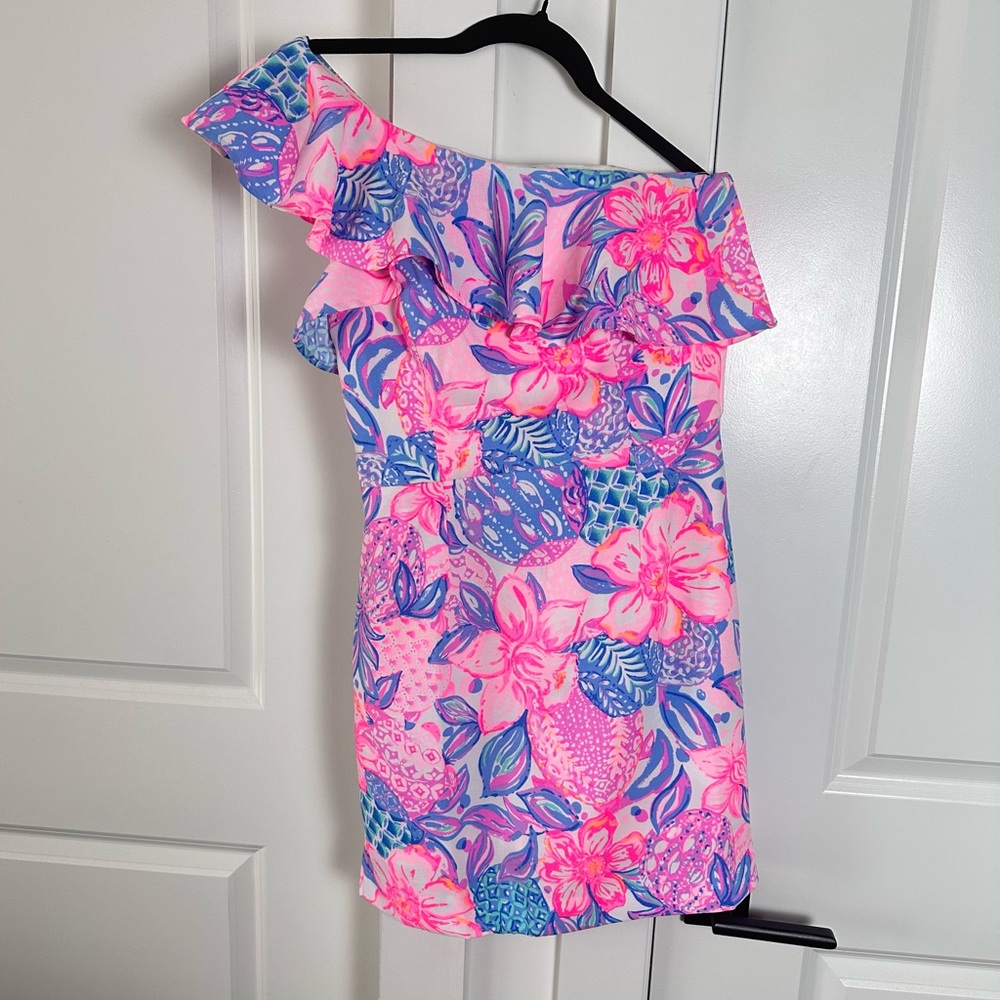 Lilly Pulitzer (2) “Kipton” Romper - One Shoulder Blue / Pink Floral Print - Picture 2 of 11